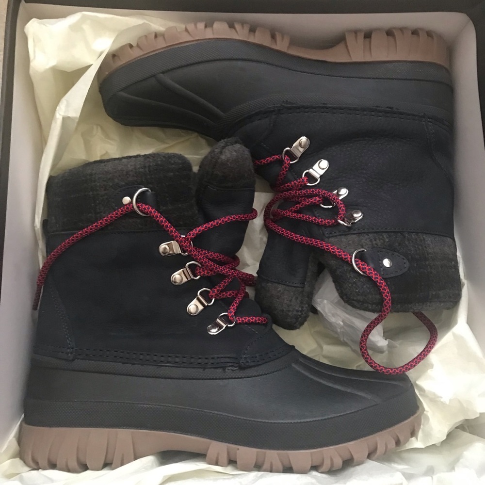 J Crew • Navy Perfect Winter Boot • Size 8